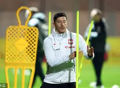 Kaiyun中国官网詹姆斯巅峰对决，莱万多夫斯基与80激战尤文图斯分钟，大胜胜负难料！的简单介绍